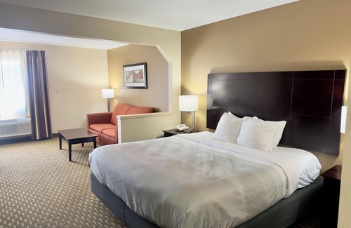 Pine Bluff Hotel | Quality Inn & Suites Pine Bluff