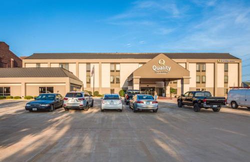 Quincy Hotel | Quality Inn & Suites Quincy - Downtown