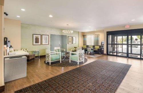 Quincy Hotel | Quality Inn & Suites Quincy - Downtown