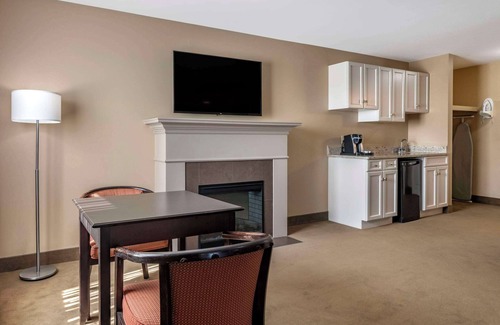 Quispamsis Hotel | Quality Inn & Suites Quispamsis