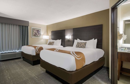 Roanoke Hotel | Quality Inn & Suites Roanoke - Fort Worth North