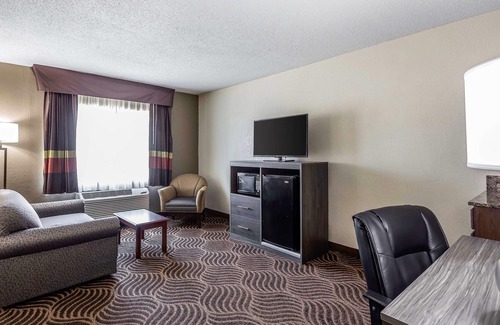 South Salisbury Hotel | Quality Inn & Suites Salisbury South