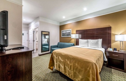 San Antonio Hotel | Quality Inn & Suites SeaWorld North