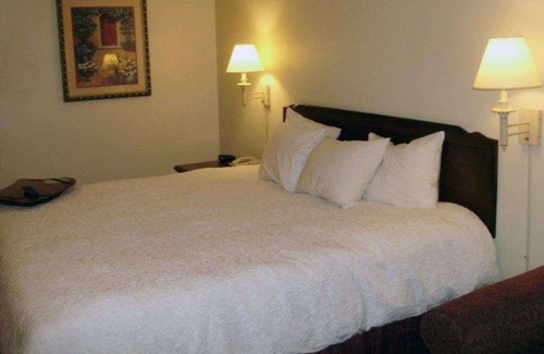 Searcy Hotel | Quality Inn & Suites Searcy I-67