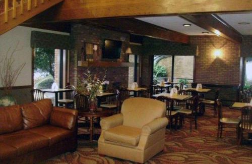 Searcy Hotel | Quality Inn & Suites Searcy I-67
