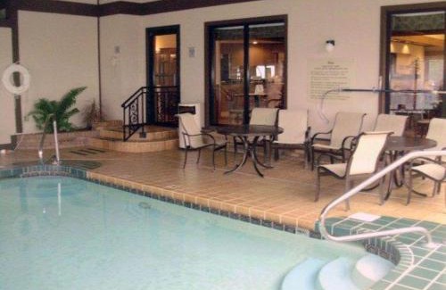 Searcy Hotel | Quality Inn & Suites Searcy I-67