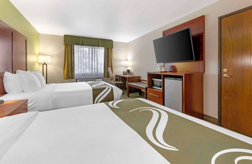 Stoughton Hotel | Quality Inn & Suites Stoughton - Madison South