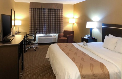 Sun Prairie Hotel | Quality Inn & Suites Sun Prairie Madison East