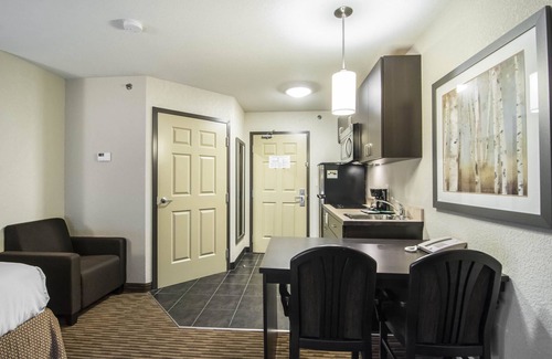 Thompson Hotel | Quality Inn & Suites Thompson