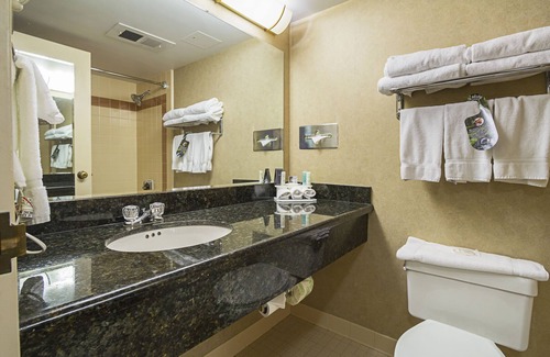 Altoona Hotel | Quality Inn & Suites