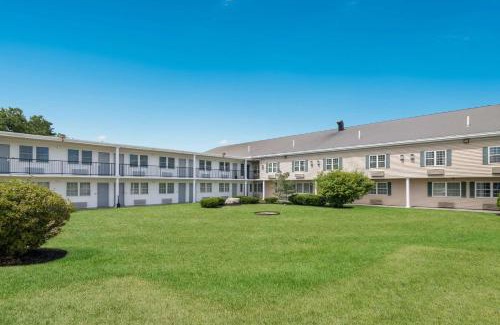 Danville Hotel | Quality Inn & Suites