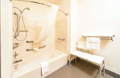 Danville Hotel | Quality Inn & Suites