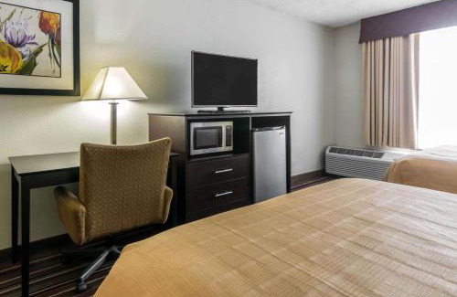 Horse Cave Hotel | Quality Inn & Suites