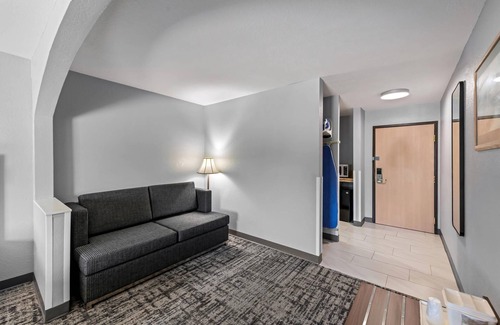 Manhattan Hotel | Quality Inn & Suites