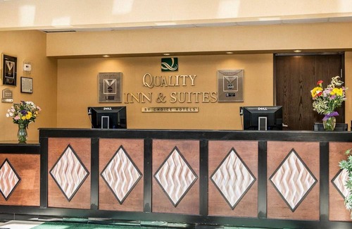 Mattoon Hotel | Quality Inn & Suites