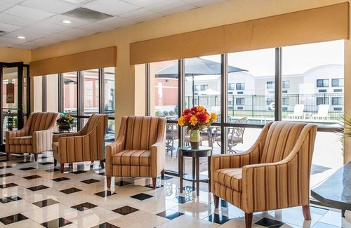 Mattoon Hotel | Quality Inn & Suites
