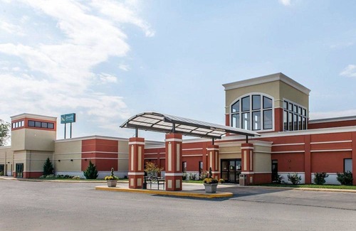 Mattoon Hotel | Quality Inn & Suites