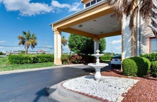 Monroe Hotel | Quality Inn & Suites