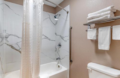 New Boston Hotel | Quality Inn & Suites