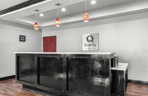 Pearsall Hotel | Quality Inn & Suites