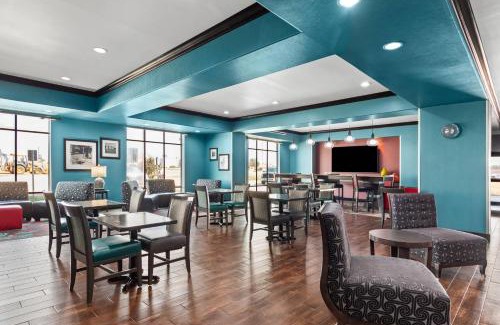 Pearsall Hotel | Quality Inn & Suites