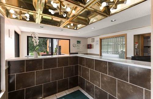 Portage Hotel | Quality Inn & Suites