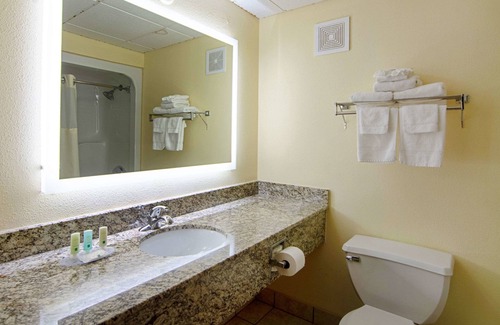 Richburg Hotel | Quality Inn & Suites