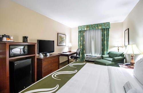 Robstown Hotel | Quality Inn & Suites