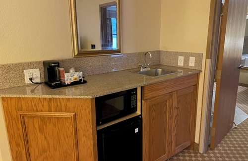 Saginaw Hotel | Quality Inn & Suites