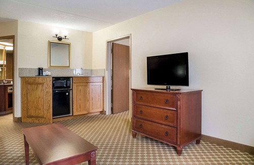 Saginaw Hotel | Quality Inn & Suites