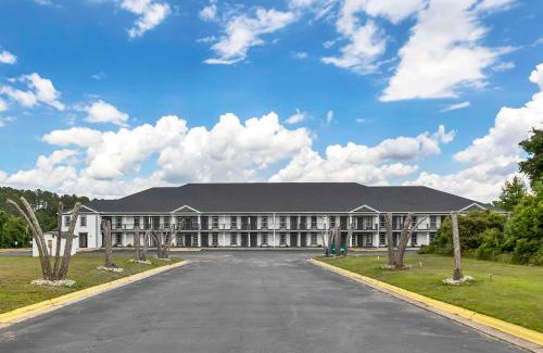 Santee Hotel | Quality Inn & Suites