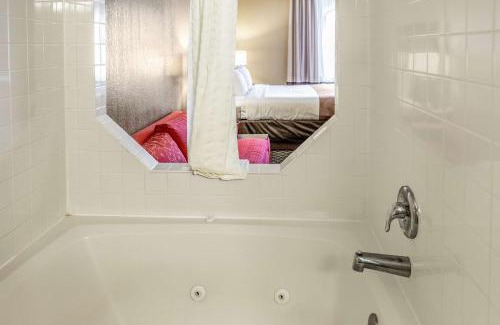 Seville Hotel | Quality Inn & Suites