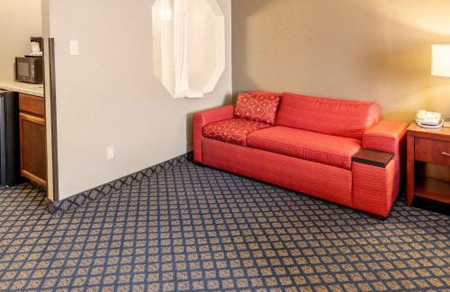 Seville Hotel | Quality Inn & Suites