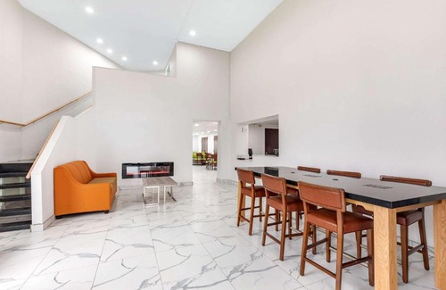 Sulphur Springs Hotel | Quality Inn & Suites Sulphur Springs
