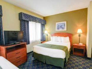 Bellmead Hotel | Quality Inn & Suites