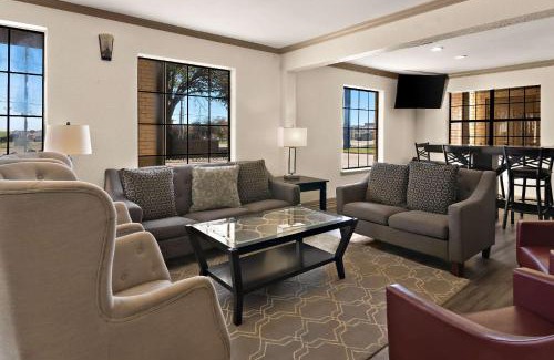 Weatherford Hotel | Quality Inn & Suites
