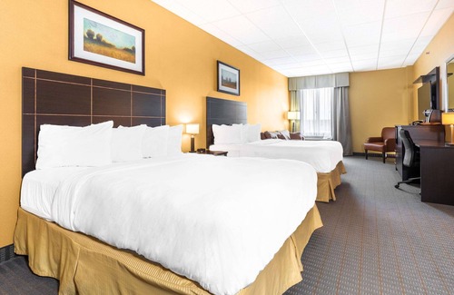 Victoriaville Hotel | Quality Inn & Suites Victoriaville