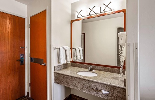 Eagle Hotel | Quality Inn & Suites Vail Valley