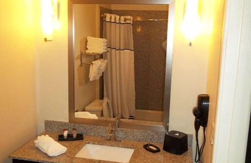 Victoria Hotel | Quality Inn & Suites Victoria East
