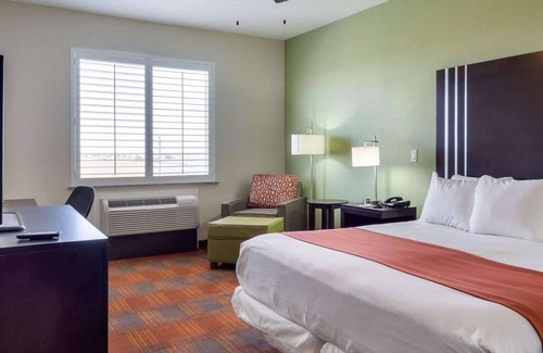 Victoria Hotel | Quality Inn & Suites Victoria East