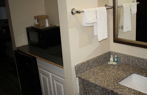 Wichita Falls Hotel | Quality Inn & Suites Wichita Falls I-44