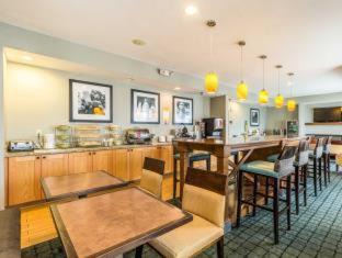 Texas City Hotel | Quality Inn Texas City I-45