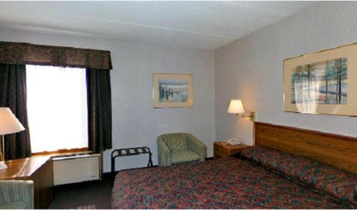 Tully Hotel | Quality Inn Tully I-81