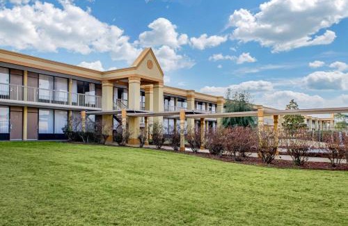 Troy Hotel | Quality Inn University Area