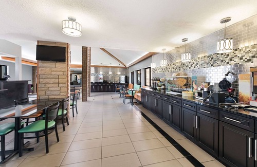 Upper Sandusky Hotel | Quality Inn Upper Sandusky