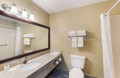 Upper Sandusky Hotel | Quality Inn Upper Sandusky