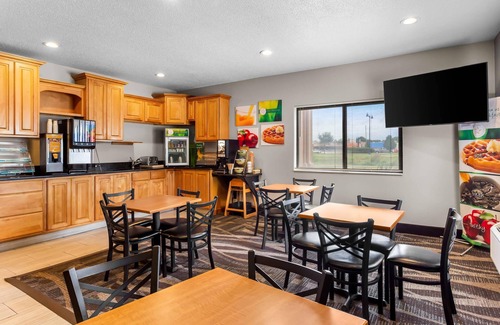 Beloit Hotel | Quality Inn
