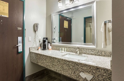 Clare Hotel | Quality Inn