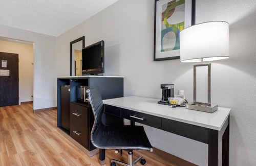 Moon Township Hotel | Quality Inn