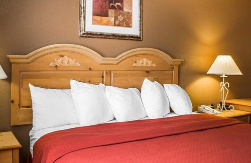 Elyria Hotel | Quality Inn